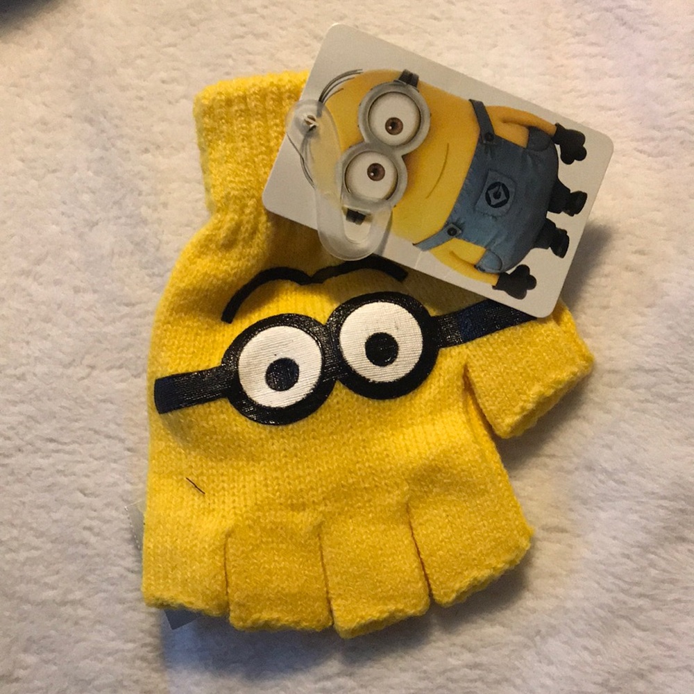 Minion Fingerless Gloves 💛🖤
